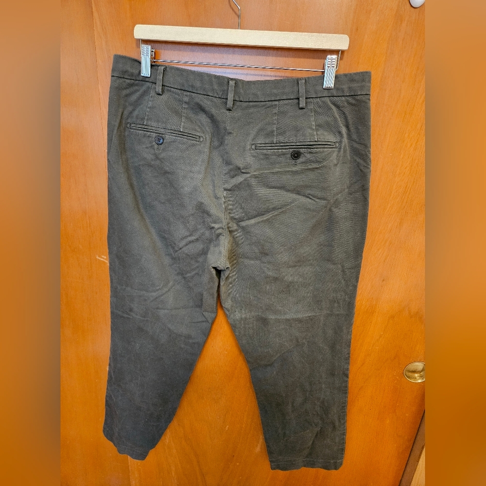 Uniqlo Men's Dark Oliv Slim Fit Chinos 35x27 - Picture 2 of 5